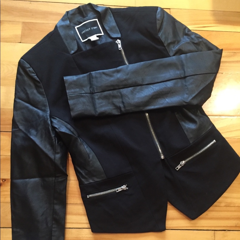 Little jacket - Picture 1 of 4